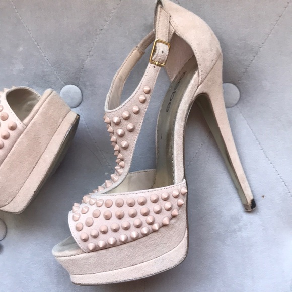 sz 7, leather platform 👠 heels. - Picture 3 of 8